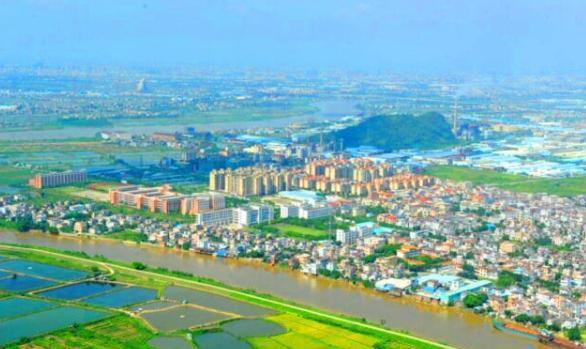 廣東中山市北端一個鎮,和佛山、廣州交界,是全國千強鎮